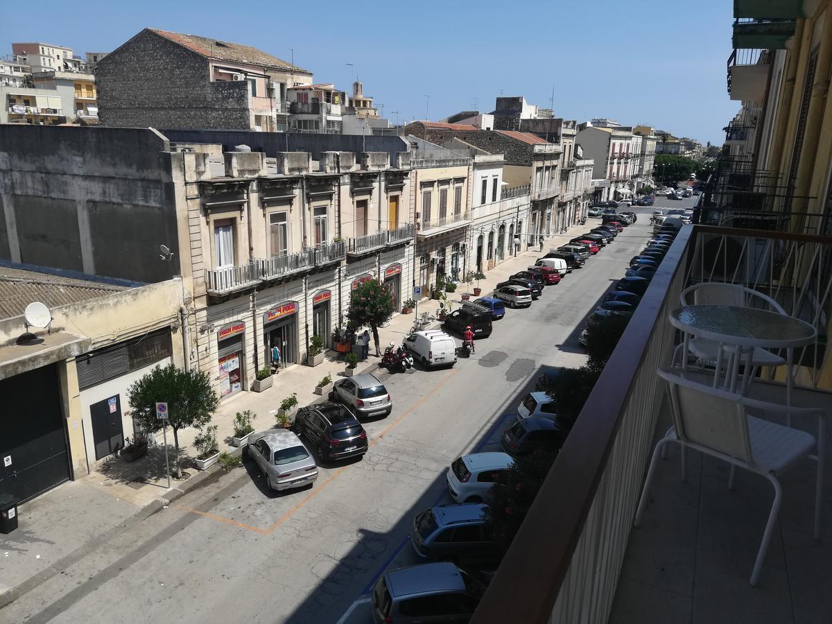 דירות סירקוזה Archinue מראה חיצוני תמונה